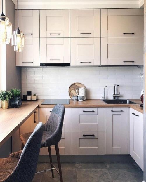 Еще одно классное преображение кухни в хрущевке! 01