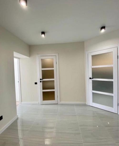 Просторная квартира. В современном стиле. 04