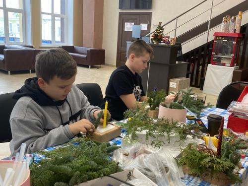19 января в торбеевском районном доме культуры прошел мастер - класс по изготовлению рождественского украшения. 06