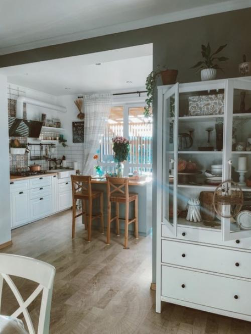 Продали свою квартиру и решили что загородным дом это намного круче! 04