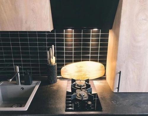 Ну очень атмосферный интерьер получился в этой кухне. 02