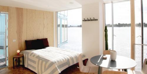 Плавучие дома из контейнеров Urban Rigger дешевым экожильем студентов обеспечат. 03