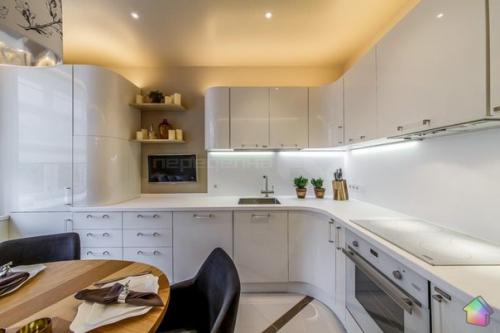 Дизайн интерьера угловой кухни с диваном 13 кв. 02