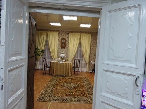 К Баяновне - о старине поговорить да выпить кофею. 05