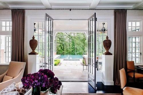 Дом находится в Лонг-айленде, в Нью-йорке. 04