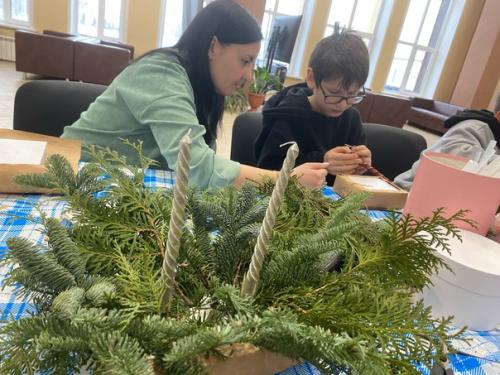 19 января в торбеевском районном доме культуры прошел мастер - класс по изготовлению рождественского украшения. 02