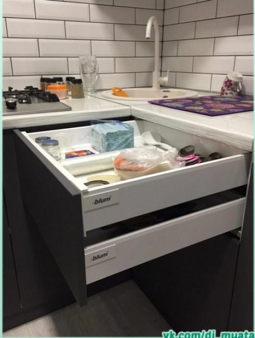 Современная кухня. В тёмных оттенках. 05