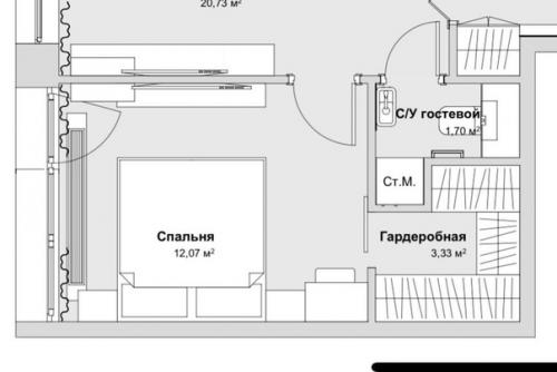 Интерьер спальни. При спальне сделана вместительная гардеробная с раздвижной дверью. 03