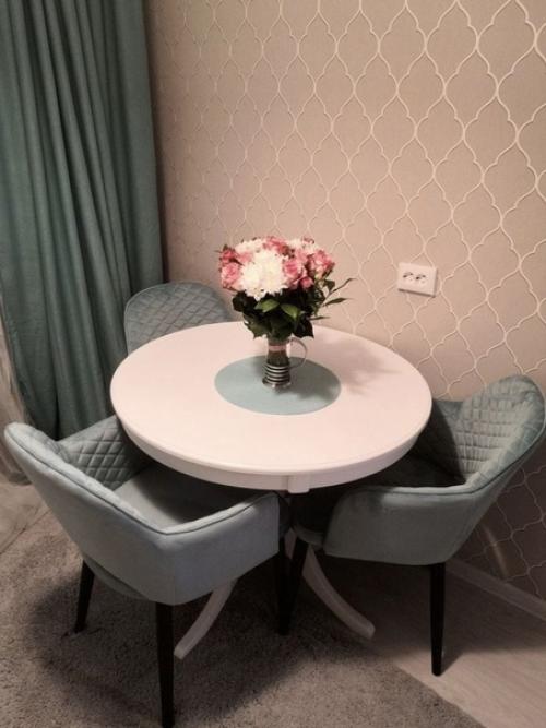 Белая кухня это самый простой и красивый вариант, понравится почти всем и подойдёт любой интерьер! 02