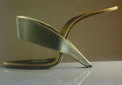 Андре Перуджа - мастер, который превратил туфли в маленькие скульптуры. 02