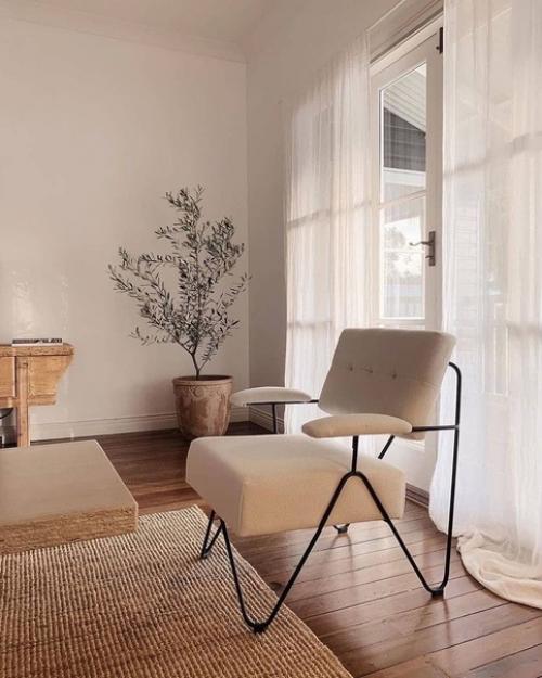 Кресла в интерьере дома или квартиры из года в год были стандартным предметом. 04