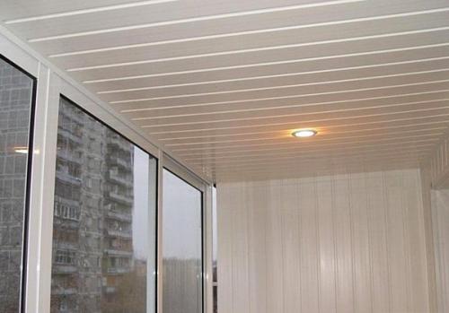 Отделка потолка на балконе - гидроизоляция, утепление и облицовка. 07