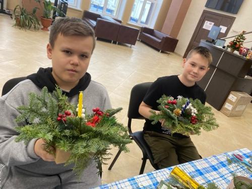 19 января в торбеевском районном доме культуры прошел мастер - класс по изготовлению рождественского украшения. 05