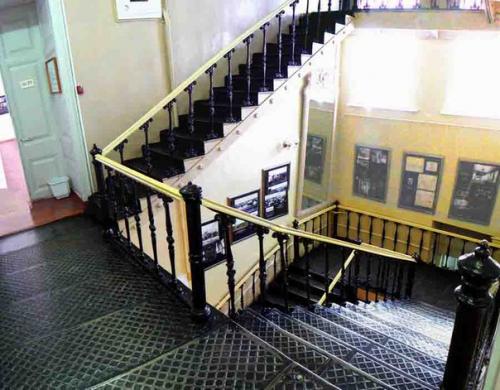 Чугунное литье в АРХИТЕКТУРЕ омского генерал-губернаторского дворца. 
