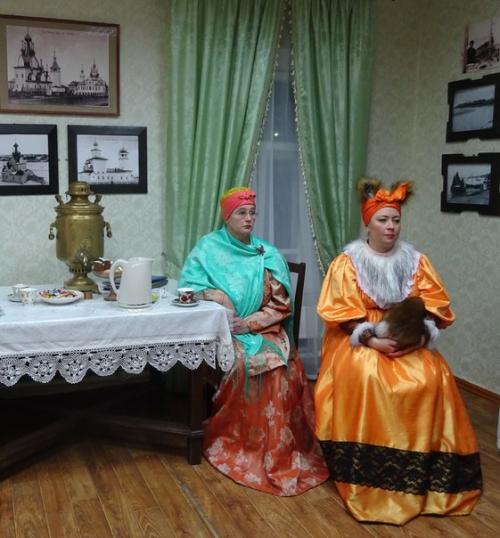 К Баяновне - о старине поговорить да выпить кофею. 07