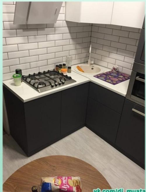 Современная кухня. В тёмных оттенках. 02