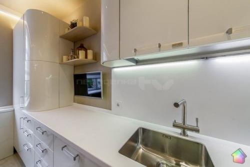 Дизайн интерьера угловой кухни с диваном 13 кв. 07