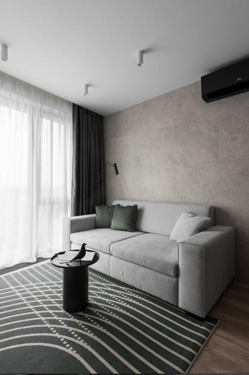 Этот проект создан для молодого человека, который работает из дома, любит готовить и не любит лишних деталей в интерьере (55 кв. 02