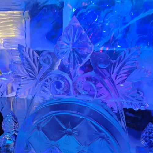 Моя экскурсия у снегурочки продолжилась - ледяной комнатой ( Морозная Экскурсия), принимающая гостей круглый год. 07