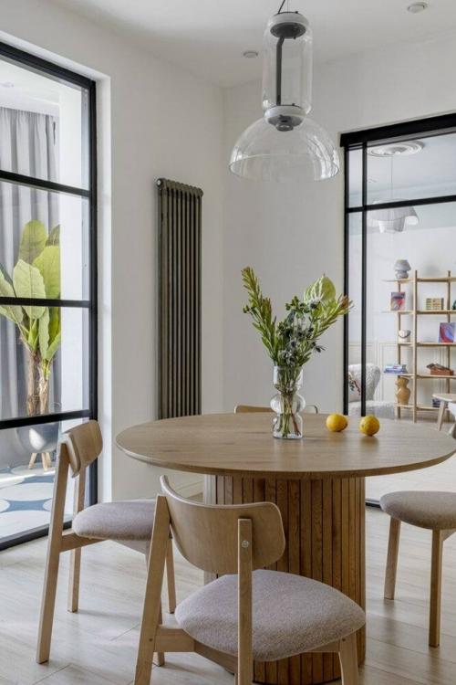 Микс фактур и сочных красок в двухкомнатной квартире. 01