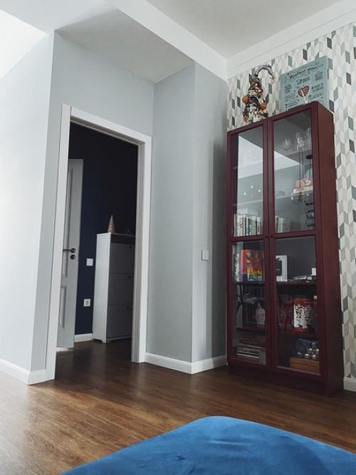 Хочу поделиться результатом, наконец - то доделали прихожую в какой-то момент решили полностью перекрасить и уйти в цвет, ни на минуту не пожалели. 05