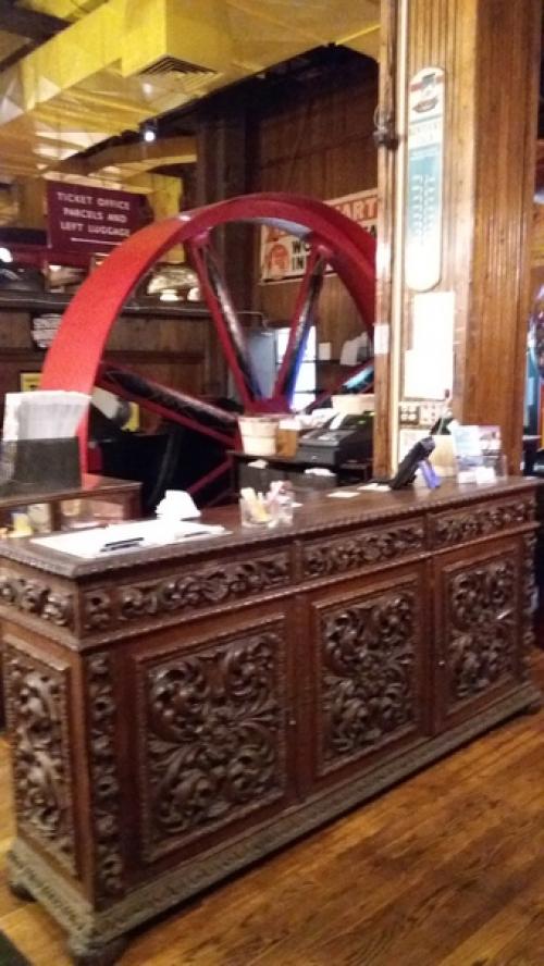 Когда я посетила впервые этот ресторан, он произвел не очень приятное впечатление. 07