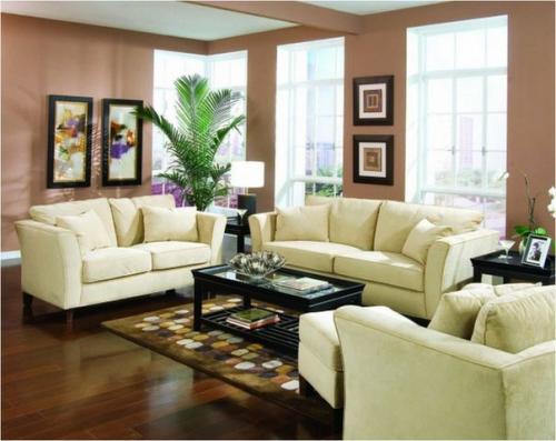 Вы решили украсить свою гостиную картинами, но не знаете как это лучше сделать.