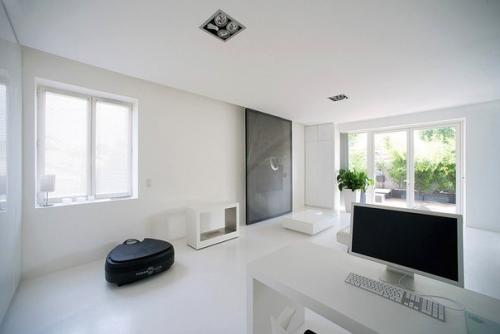 Белоснежный лофт с террасой в Париже. 01