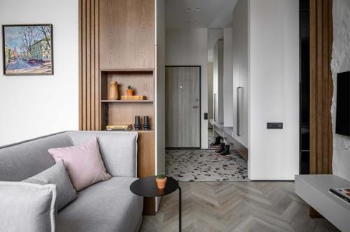 Прихожая площадью всего 4 кв. 04