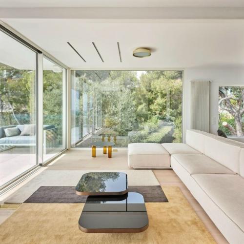 Дом под Барселоной, который архитектор Рауль Санчес полностью преобразил, стал примером смелого подхода к пространству. 02