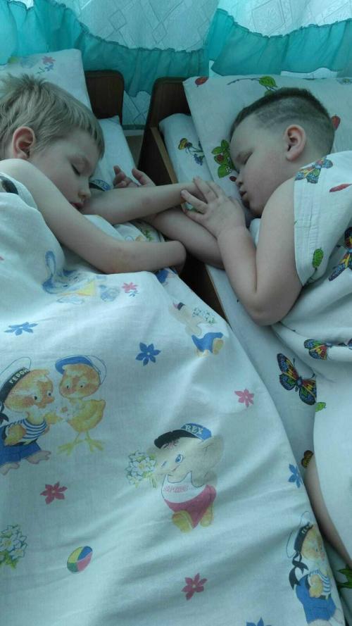 Оформление стен спальни в подготовительной к школе группе 3. 01