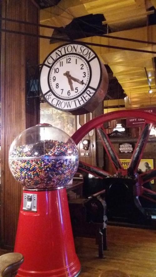 Когда я посетила впервые этот ресторан, он произвел не очень приятное впечатление. 08