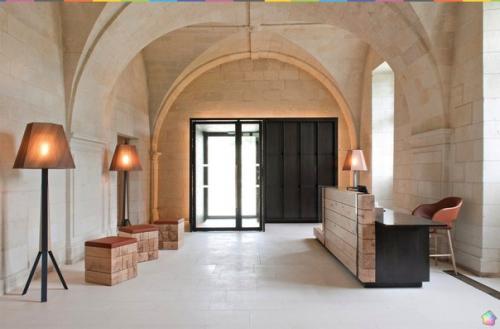 Отель и ресторан в стенах старинного аббатства во Франции ч. 1. 01 Отель и ресторан в стенах старинного аббатства во Франции ч. 1. 01