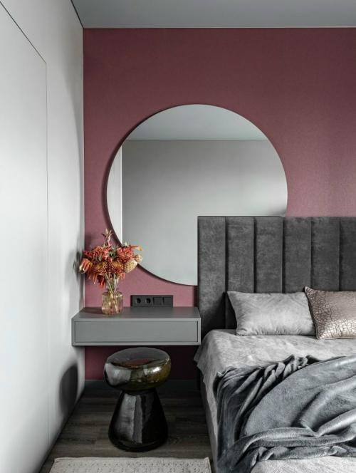 Темно-серый и марсала: смелая квартира в Минске. 01