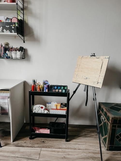 Зона работы и творчества маленькой школьницы. 07