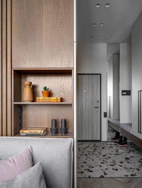 Прихожая площадью всего 4 кв. 03