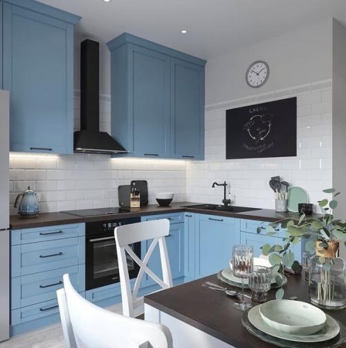 Стильный вариант дизайна небольшой квартиры в светлых тонах с интересными голубыми акцентами. 01