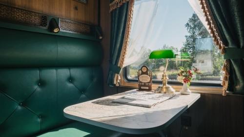 Недалеко от Санкт-петербурга можно прокатиться ещё на одном ретро транспорте - рускеальском экспрессе. 03