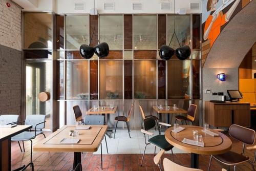 Элегантная ретроэстетика бистро в центре Москвы. 03