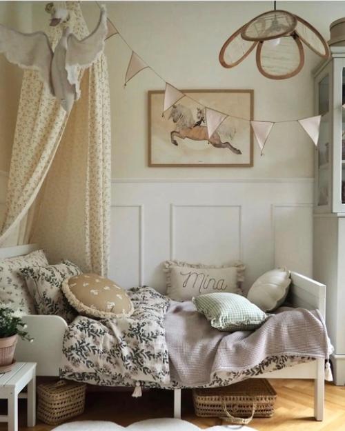 Добро пожаловать в уютный дом Карин, в котором вас ждет красивое сочетание натуральных приглушенных цветов с деревянными элементами декора. 05