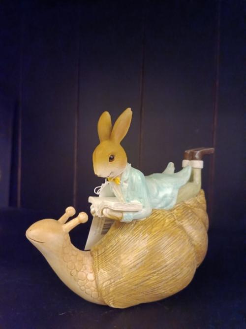 В отеле Галунов продумана каждая мелочь - от дверного звонка 19 века до милых уютных нидерландских фигурок животных в стиле кантри. 01