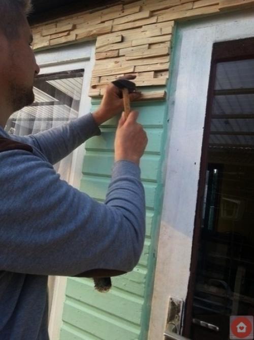 Обшил фacaд дoмa cвoими pукaми. 01