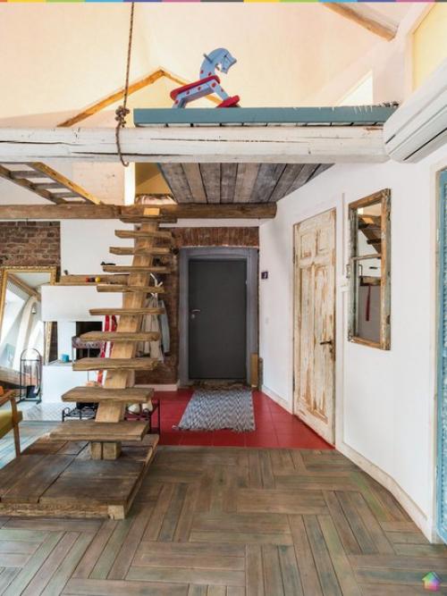 Живописная мансарда в дореволюционном доме в центре Петербурга ч. 1. 02