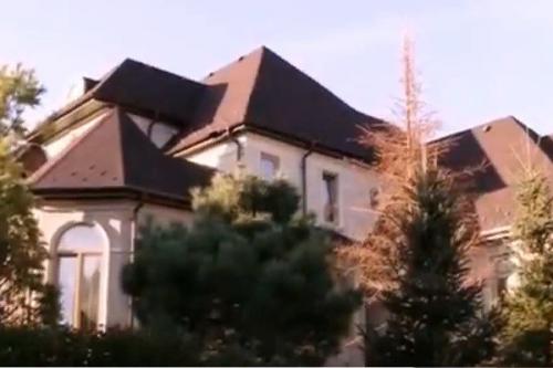 Юлия ковальчук и Алексей Чумаков впервые показали роскошный особняк. 02