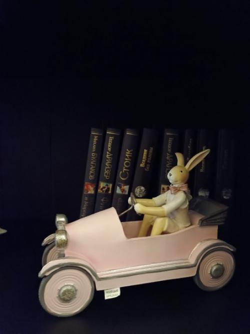 В отеле Галунов продумана каждая мелочь - от дверного звонка 19 века до милых уютных нидерландских фигурок животных в стиле кантри. 02