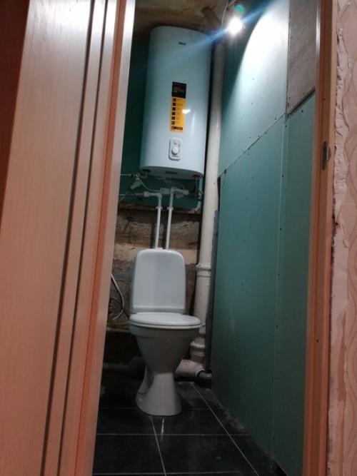 Вот такое до и после нашего маленького туалета. 02