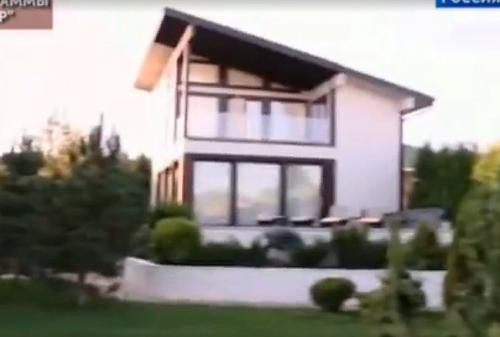 Юлия ковальчук и Алексей Чумаков впервые показали роскошный особняк. 03