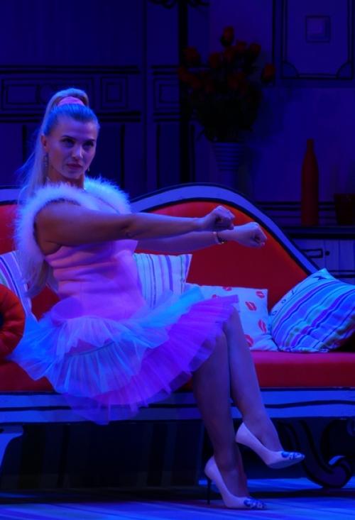 Яркий, искрометный, музыкальный спектакль Сергея Самарина по пьесе марка камолетти ох, уж эта Анна! 03 Яркий, искрометный, музыкальный спектакль Сергея Самарина по пьесе марка камолетти ох, уж эта Анна! 03