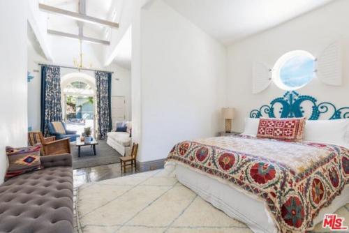 - кэти перри выставила свой особняк в голливуде на продажу. 02