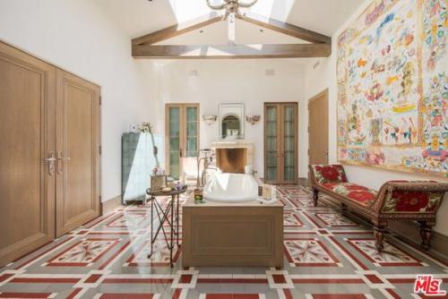 - кэти перри выставила свой особняк в голливуде на продажу. 01